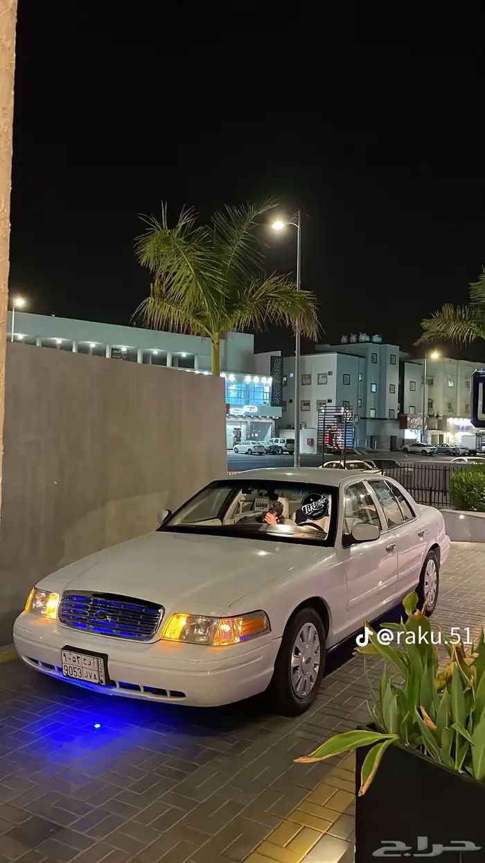 فورد بوليسي ابيض 2006 نظيف 1