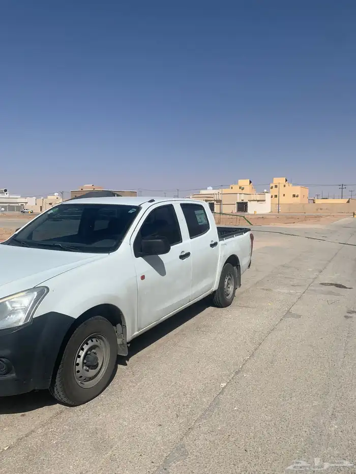 سياره ايسزو 0
