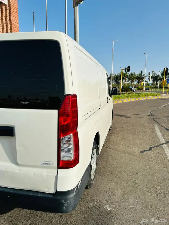 Toyota Hiace 2019 model diesel cargo 2