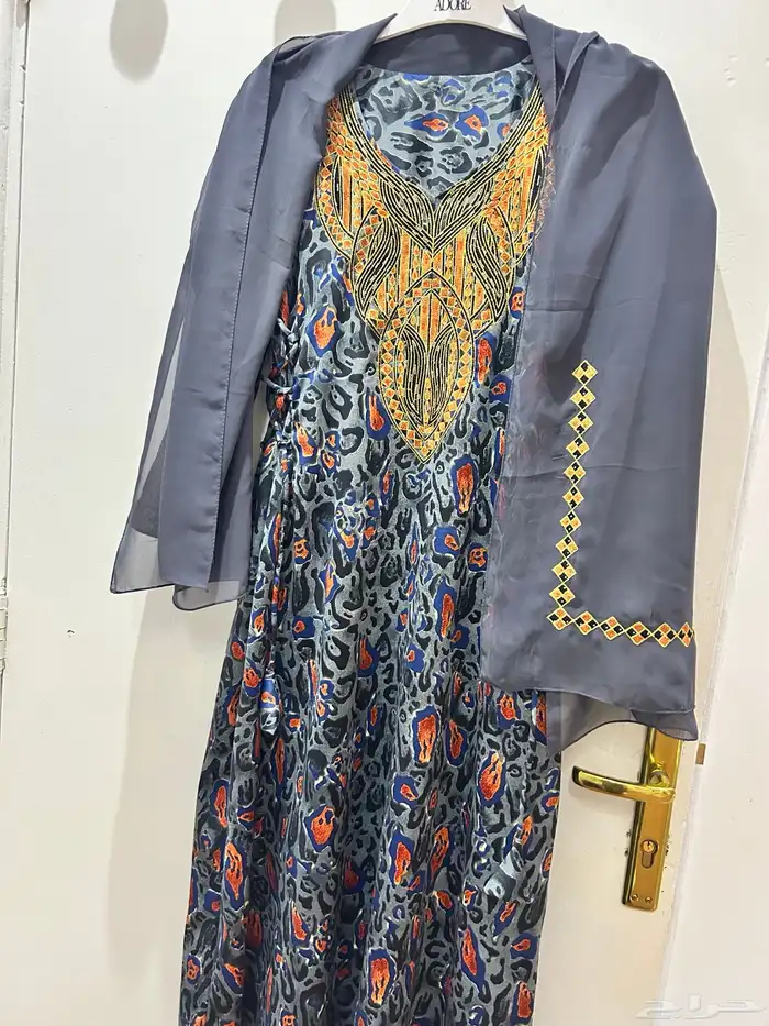 مخاور مع طرحته 0