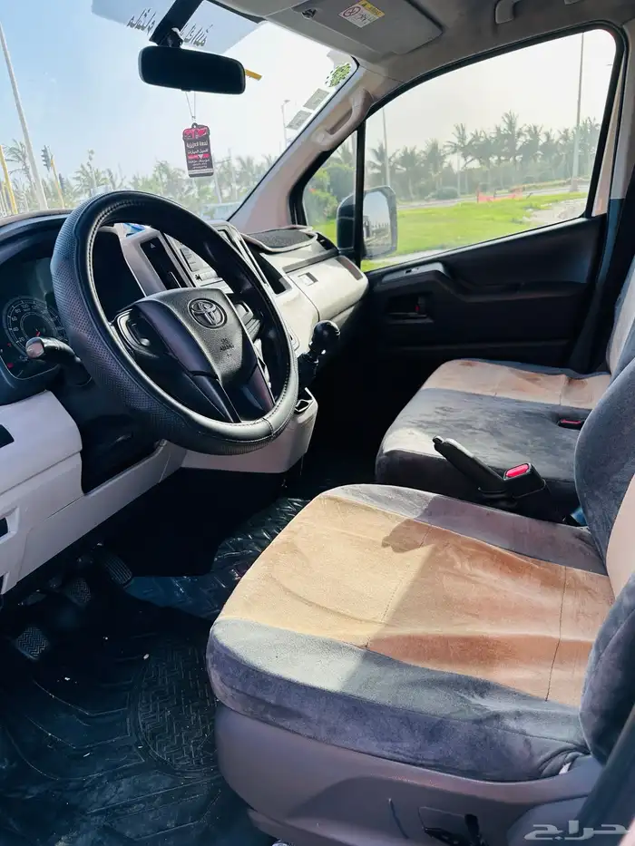 Toyota Hiace 2019 model diesel cargo 9