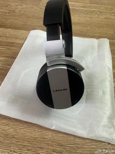 للبيع سماعة رأس الأصليه جيب لكزس لم تستخدم أبدآ 1