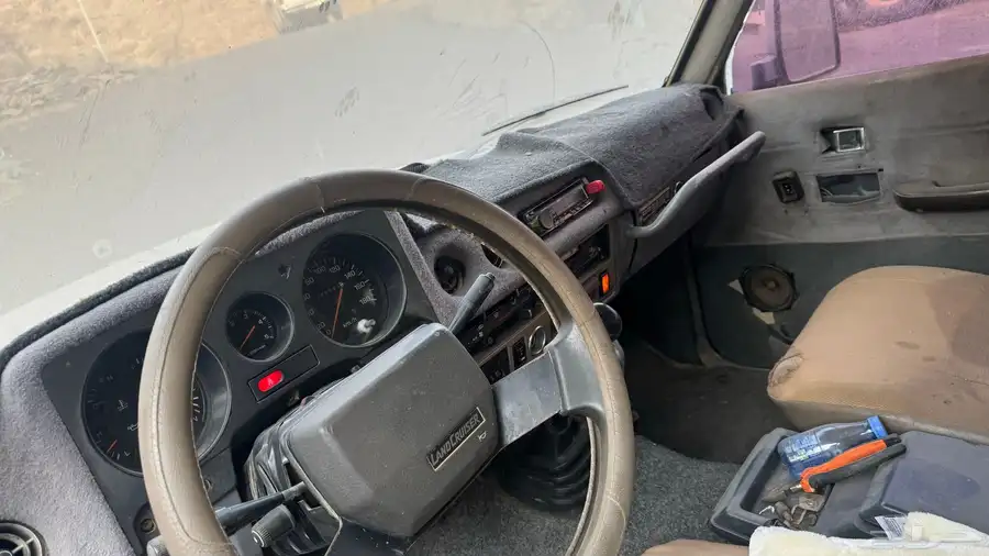 صالون لاندكروزر 87 GX 5