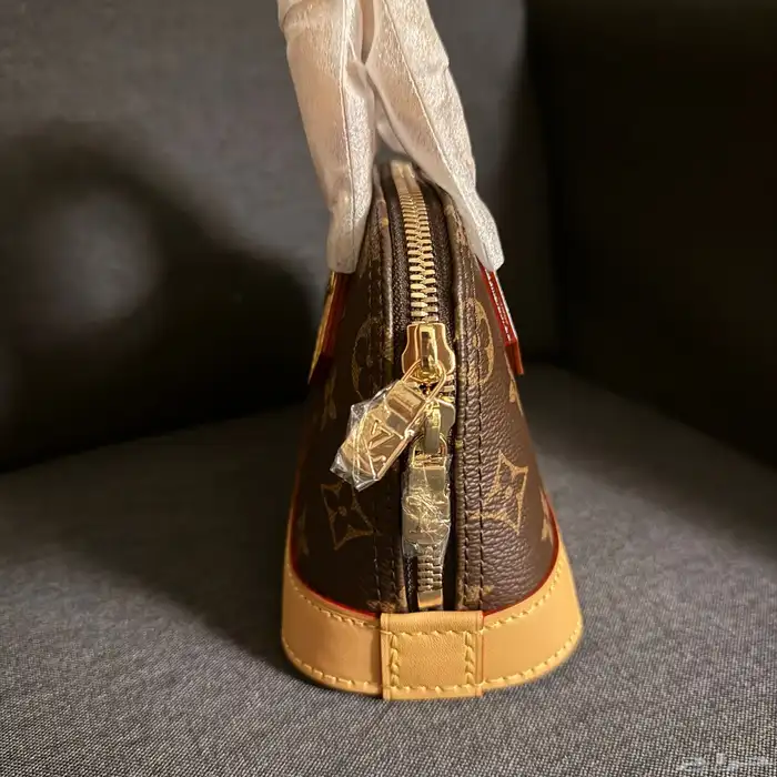 شنطة لويس فيتون Louis Vuitton جديدة تم البيع 5
