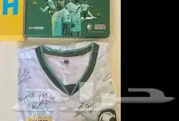 تيشيرت المنتخب بتوقيع اللاعبين 0