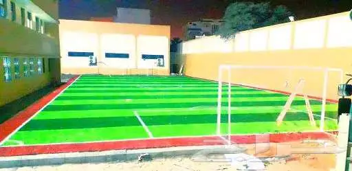 متخصصون في مجال تركيب الشعب الصناعي 1