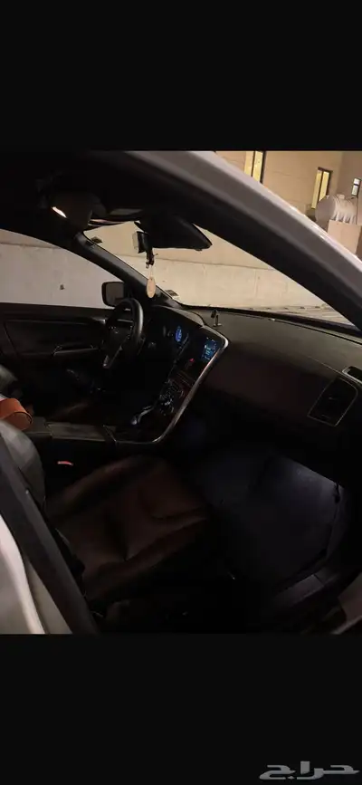 فولفو xc60 2016 نظيفة 7