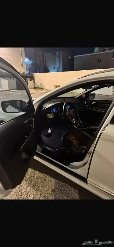 فولفو xc60 2016 نظيفة 10