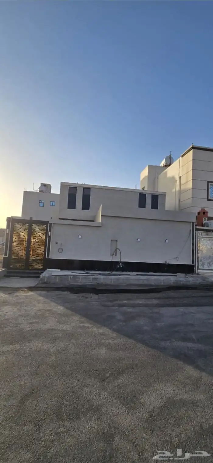 دور للبيع في حي الخضراء شغل فاخر 0