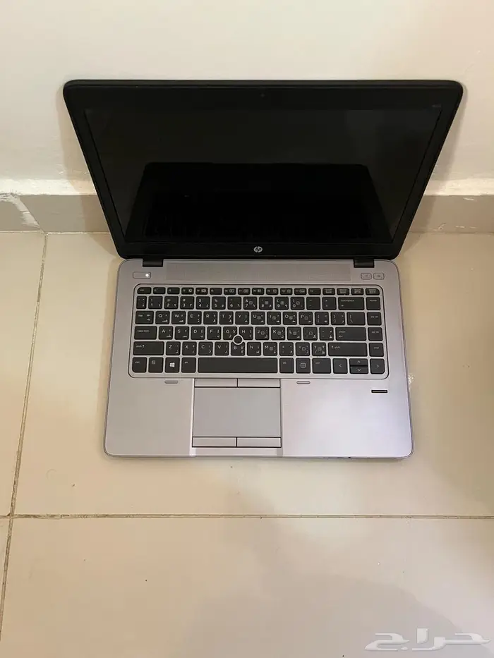 كمبيوتر HP بحالة ممتازة مع الشاحن 6