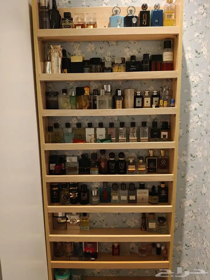دولاب مخصص للعطور 1