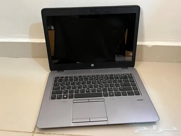 كمبيوتر HP بحالة ممتازة مع الشاحن 4