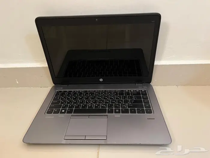 كمبيوتر HP بحالة ممتازة مع الشاحن 1