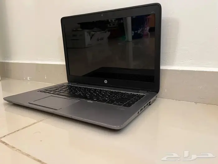 كمبيوتر HP بحالة ممتازة مع الشاحن 2