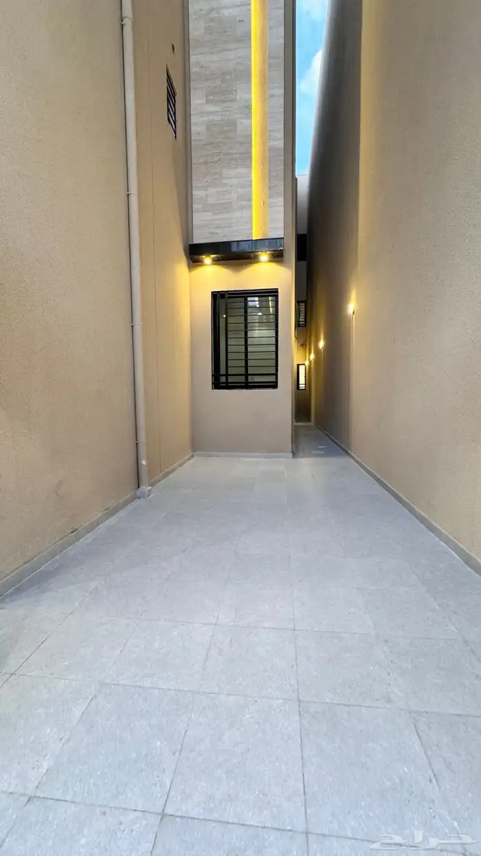 للبيع شقق ارضي مدخل سياره حى الضيافه 1