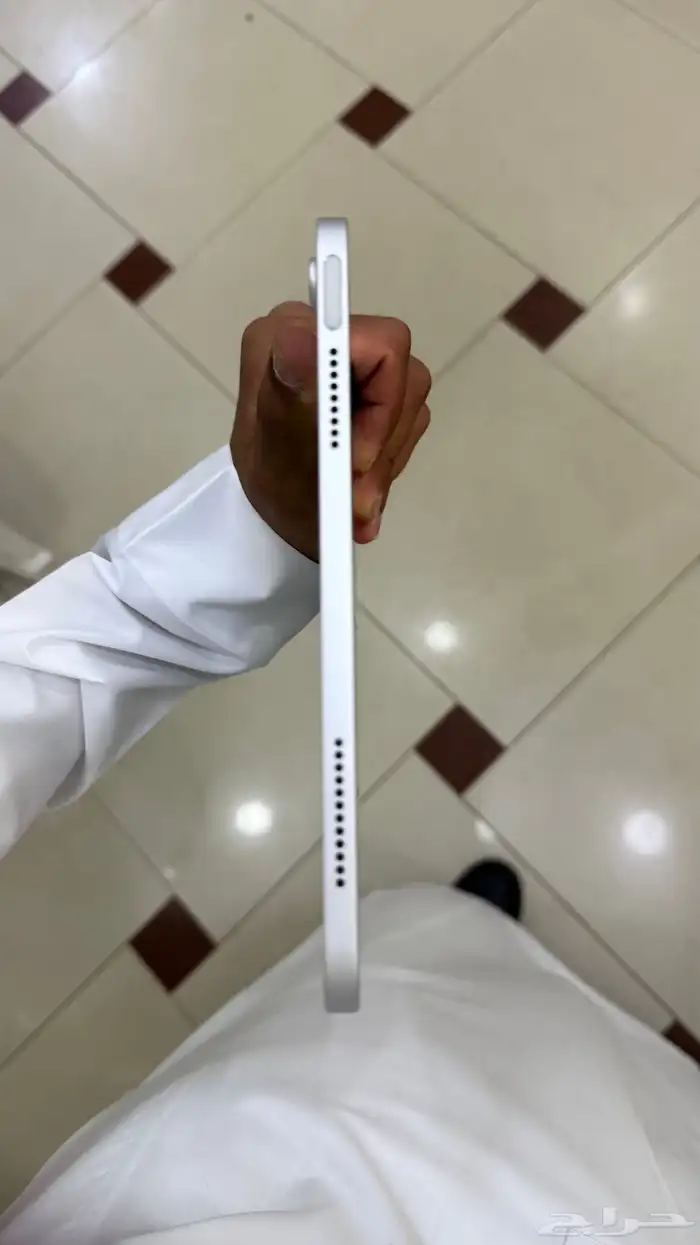 ايباد الجيل العاشر نظيف جدا استخدام اسبوعين 4