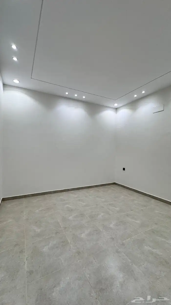 للبيع شقق ارضي مدخل سياره حى الضيافه 17