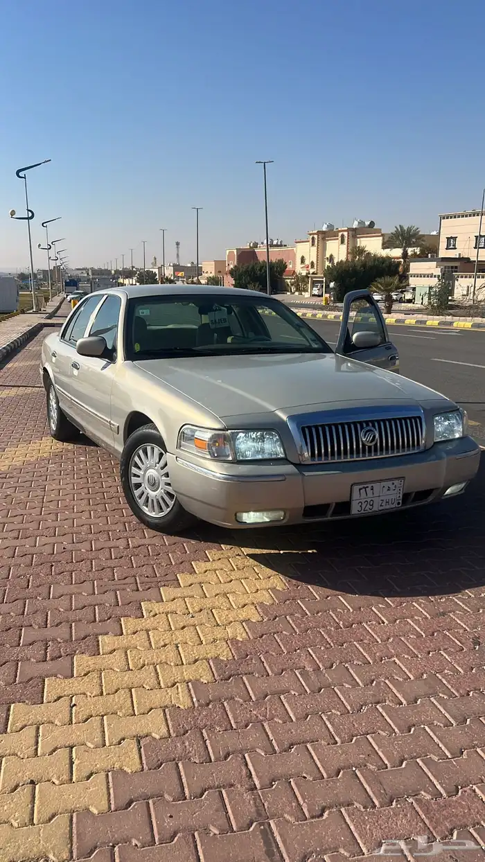 فورد جراند ماركيز مخزن نظيف 3
