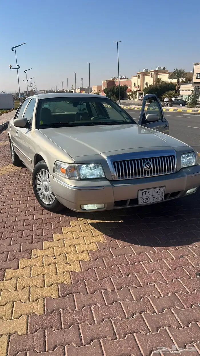 فورد جراند ماركيز مخزن نظيف 0