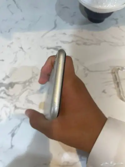 جوال آيفون 11 ابيض 4