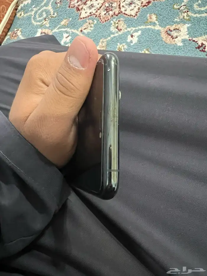 اعرض لكم ايفون 11 بروماكس  256 قيقا   71 البطاريه 3