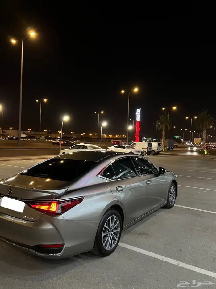 لكزس هايبرد 300 ES 2024 2