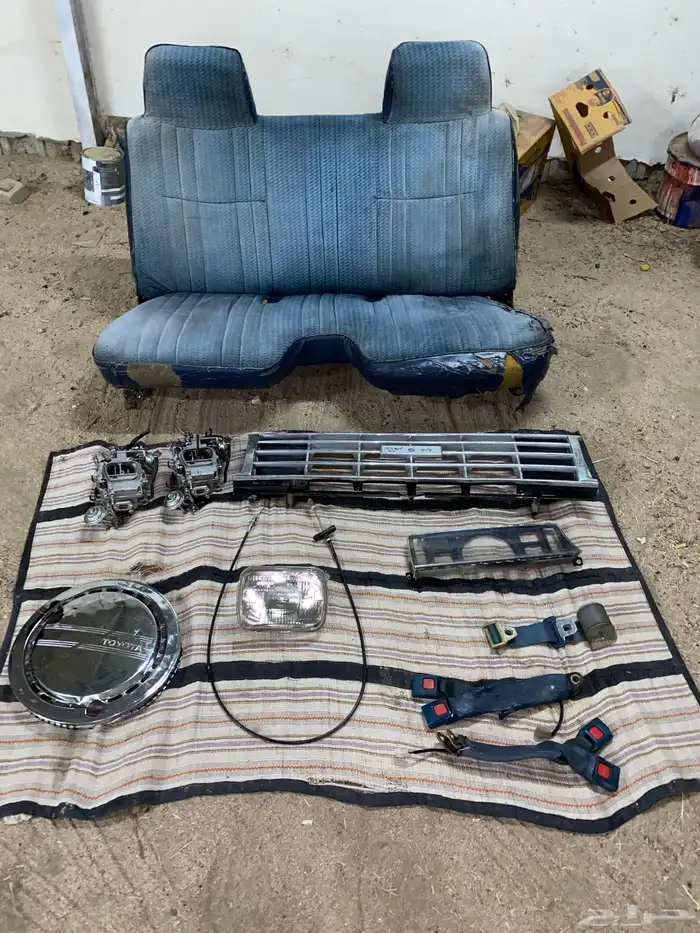 قطع هايلكس 1985 0