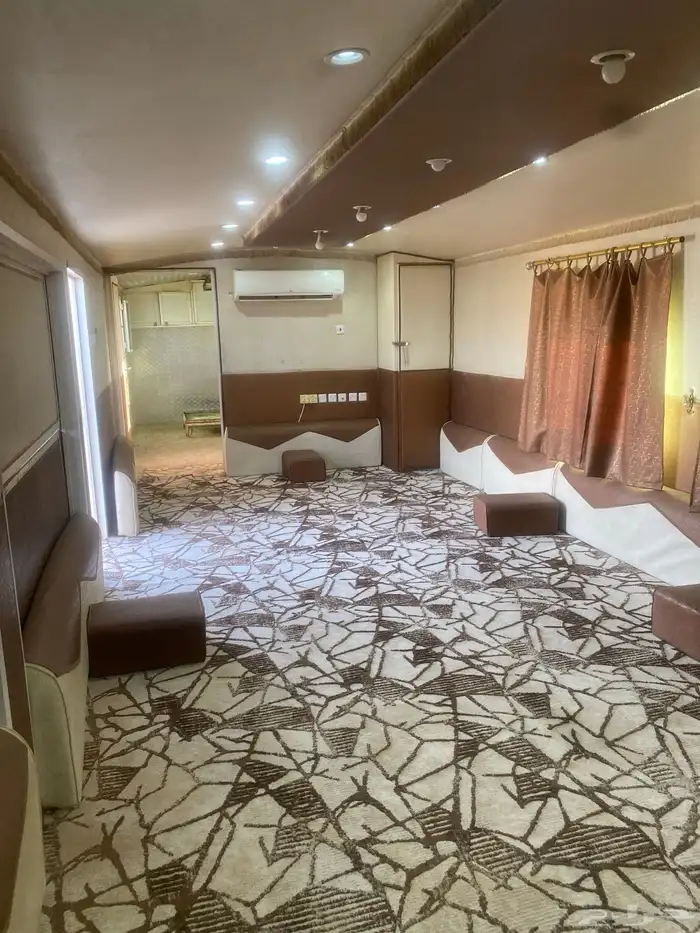 غرفه 14 ونص يراسها 9
