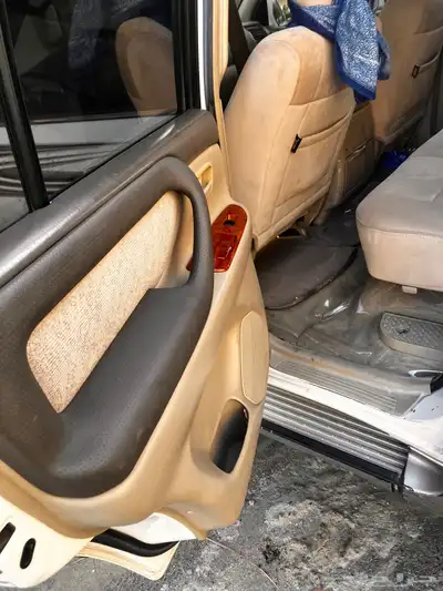 جيب لاندكروزر 2004 15