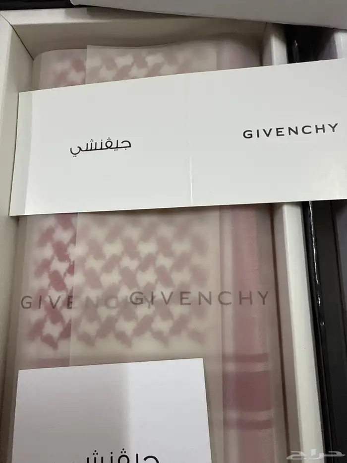 شماغ جيفنشي اصدار خاص.. 2
