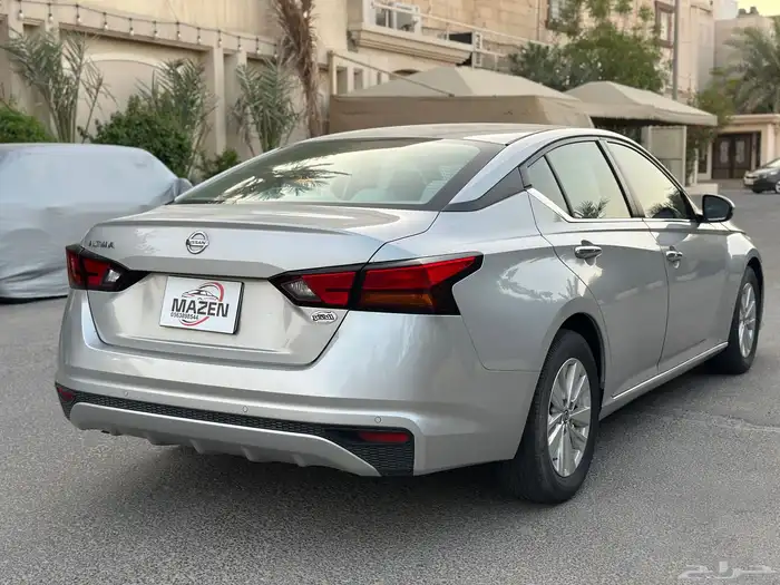 نيسان التيما 8