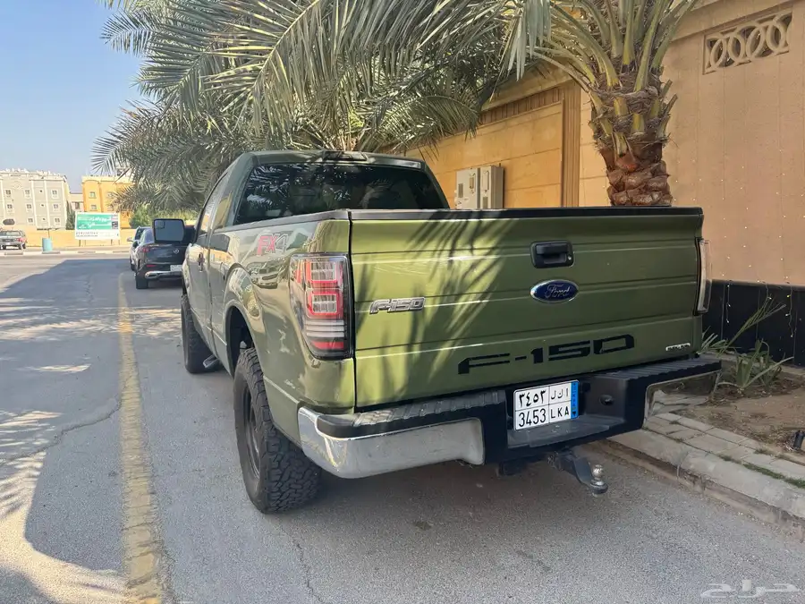 FORD- F150 4