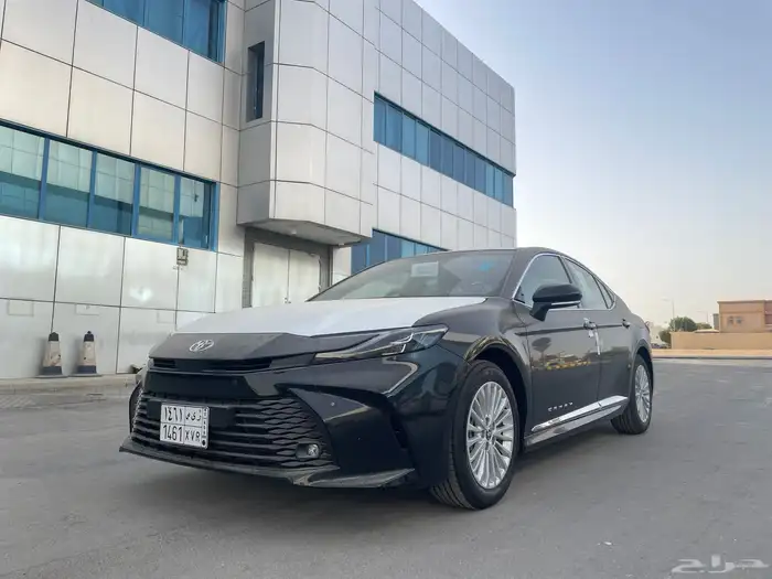 كامري نص فل اسود بنزين 2025 1