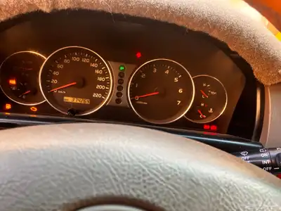 جيب لاندكروزر 2004 8