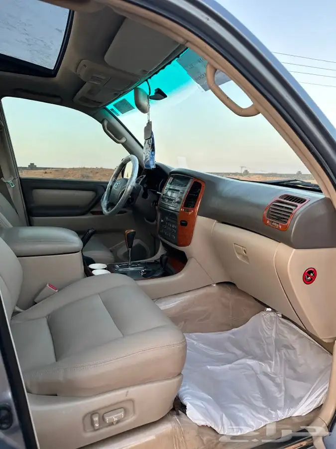 لاندكروزر VXR موديل 2005 V8 17