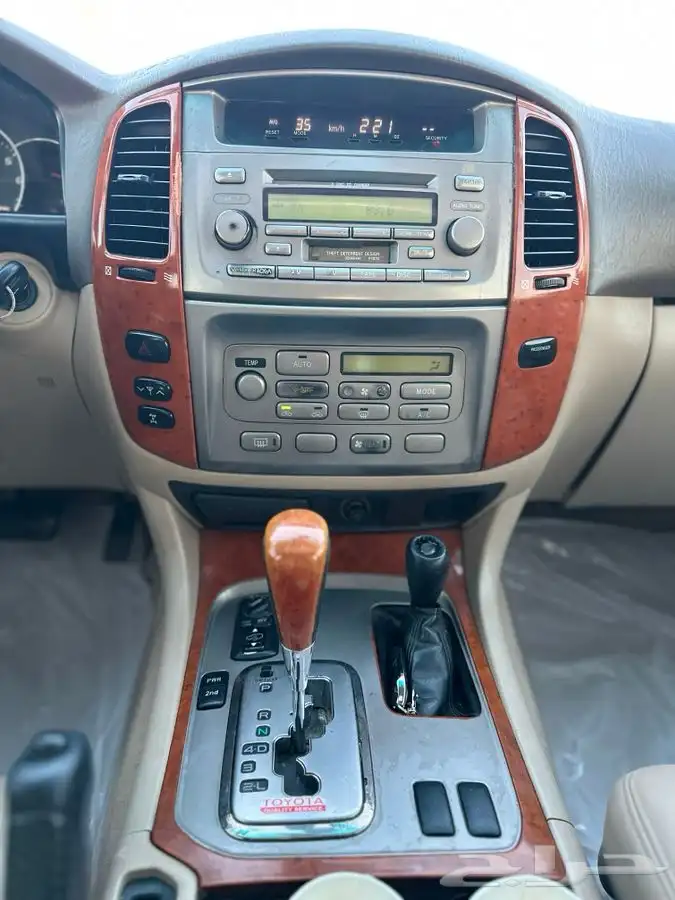 لاندكروزر VXR موديل 2005 V8 15