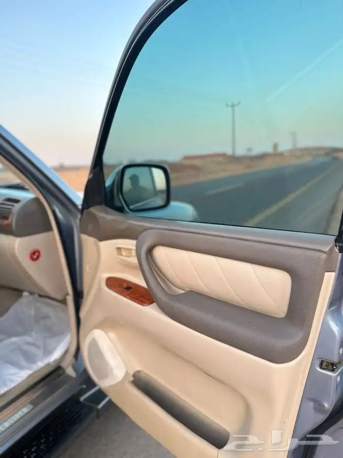 لاندكروزر VXR موديل 2005 V8 21