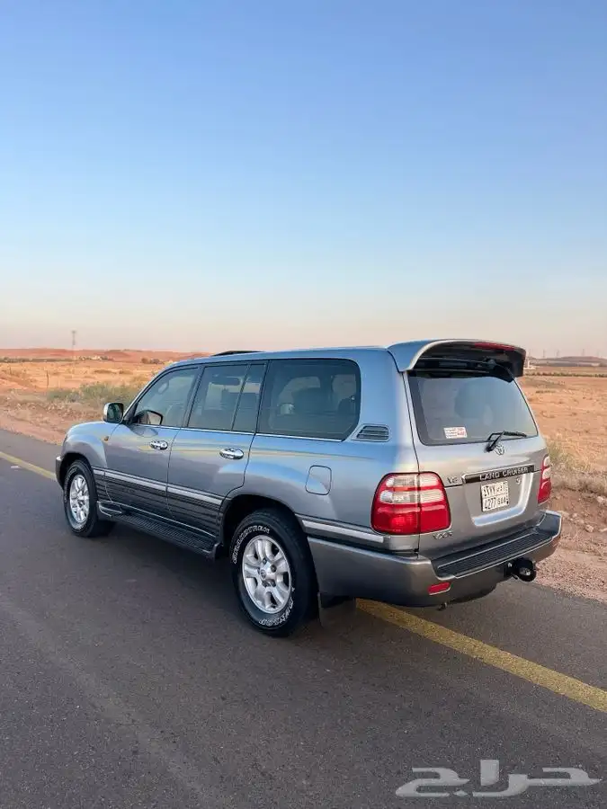 لاندكروزر VXR موديل 2005 V8 11