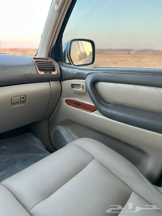 لاندكروزر VXR موديل 2005 V8 14