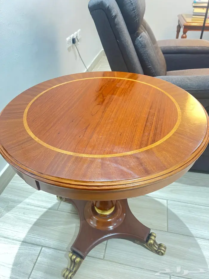 طاولة دائرية خشب زان 1