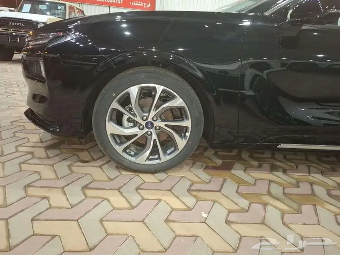 فورد تورس تيتانيوم اسود 2025 5