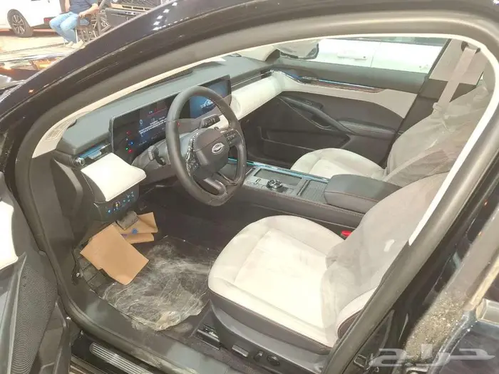 فورد تورس تيتانيوم اسود 2025 2