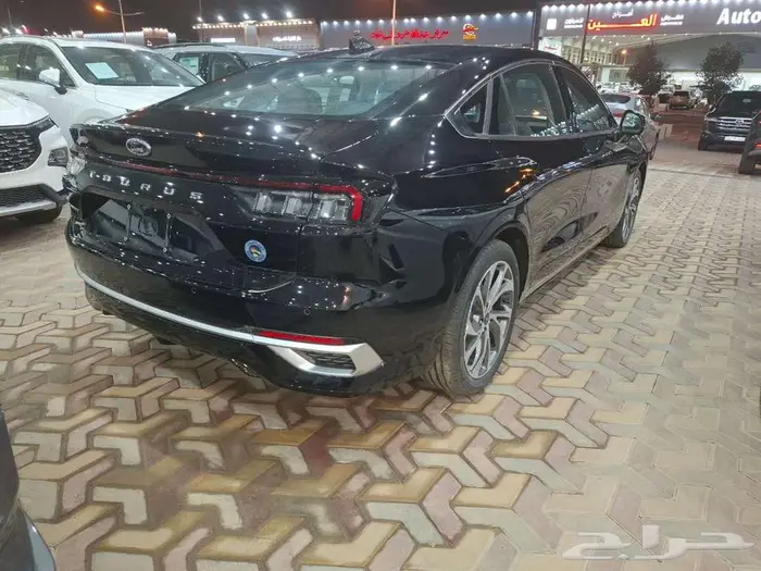 فورد تورس تيتانيوم اسود 2025 1