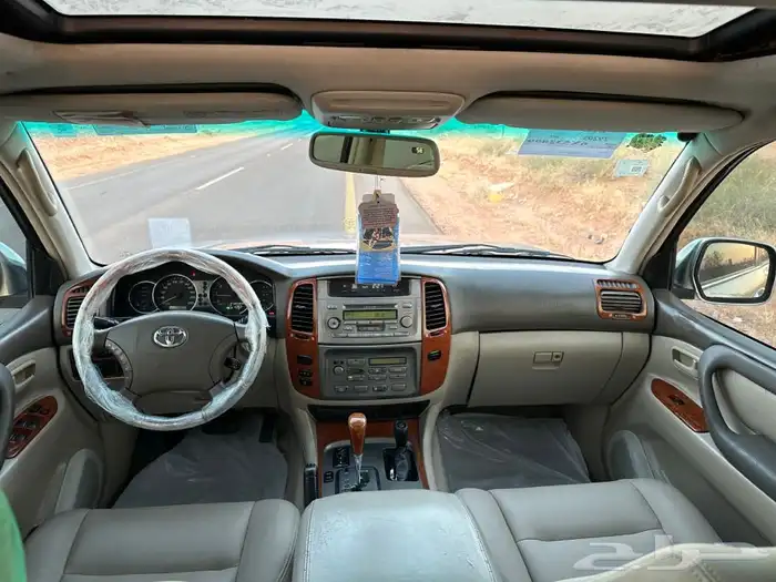 لاندكروزر VXR موديل 2005 V8 13