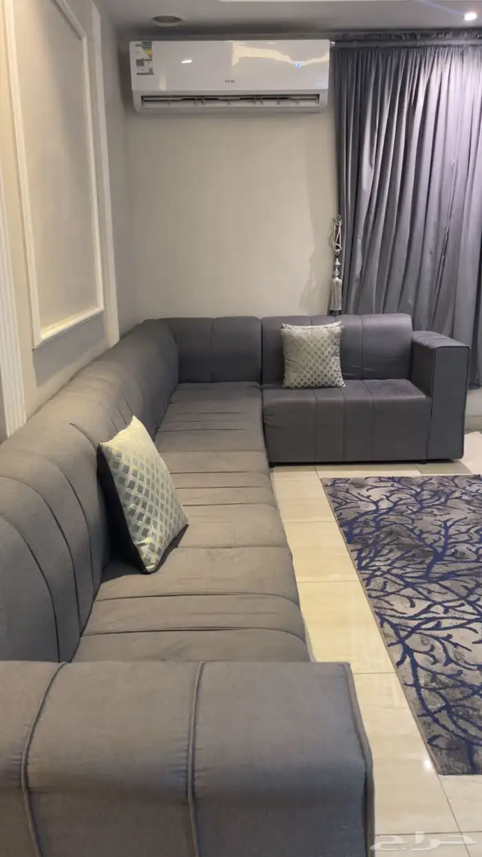 كنب زاويه 6 متر مع طاوله خدمه ملاحظه   الكنب يوجد فيه خدش 0