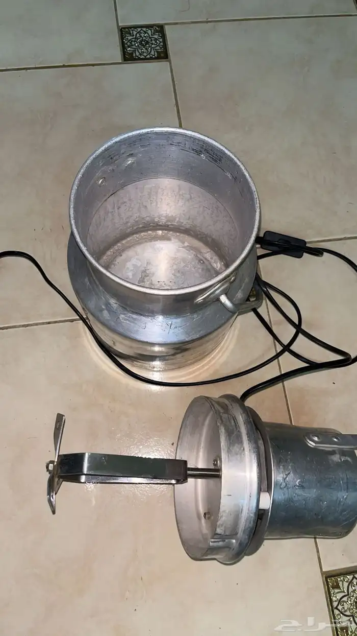 للبيع حلابة ماعز كهربائية واستاند طيور جديدة 0