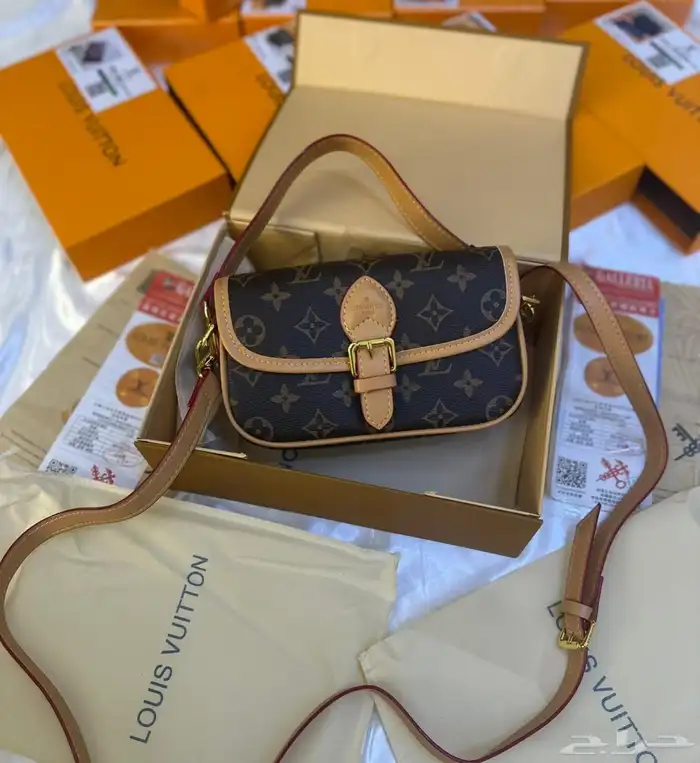 شنط اقنر وسان لوران وشانيل 30