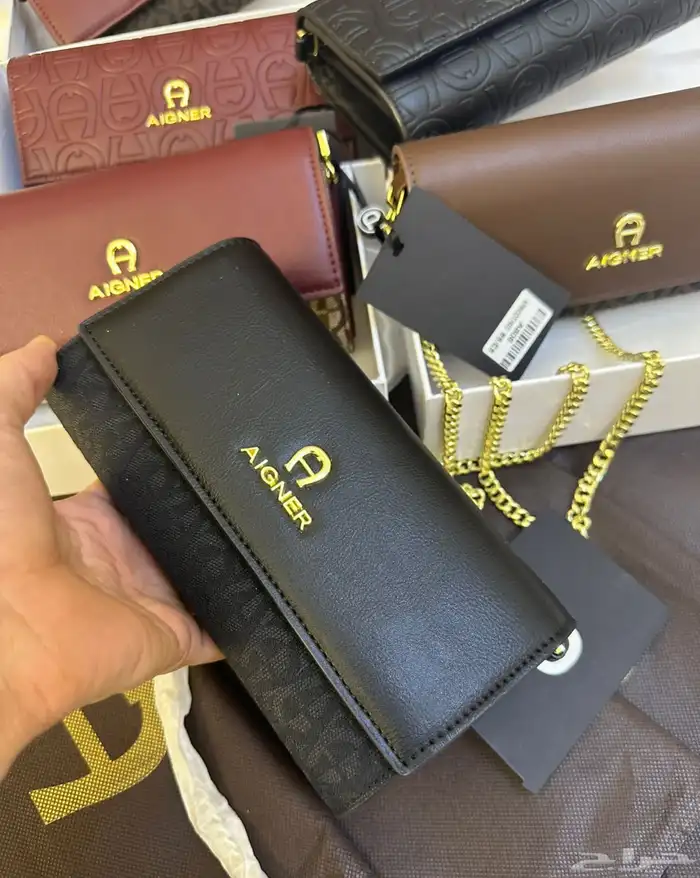 شنط اقنر وسان لوران وشانيل 48