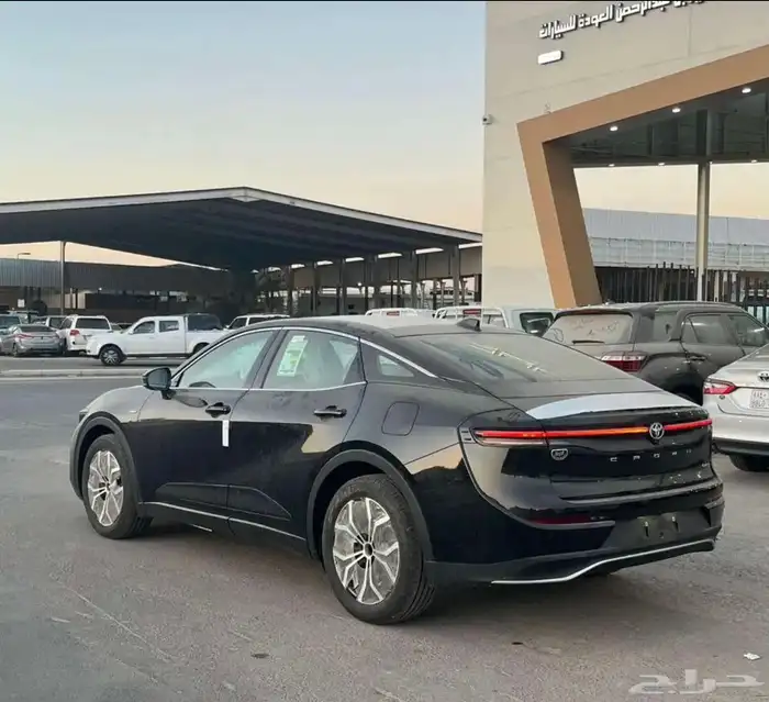 تويوتا كراون بريميوم 2025 كاش واقساط 3