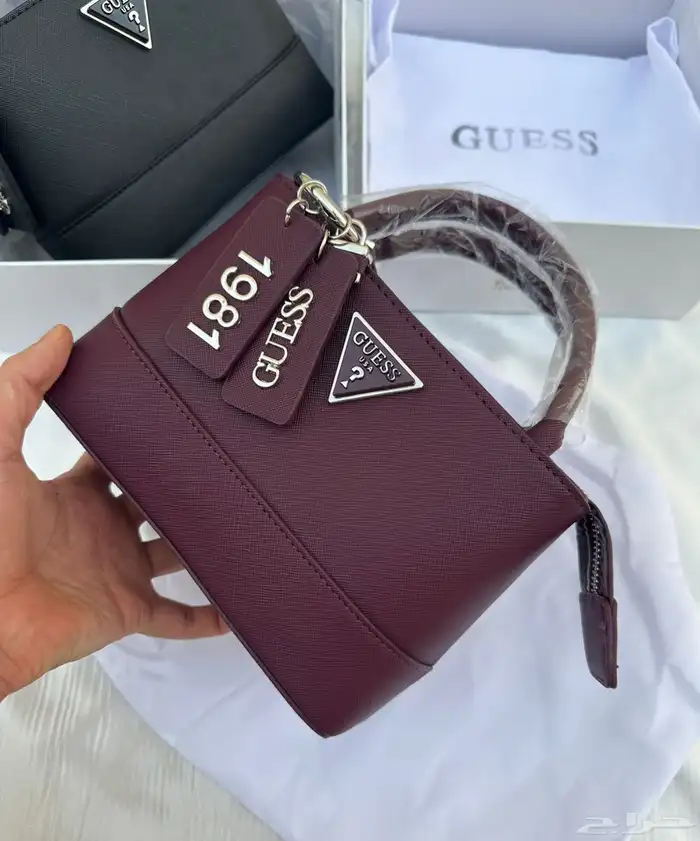 شنط اقنر وسان لوران وشانيل 57